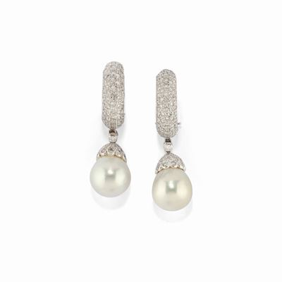 Orecchini in oro bianco 18K con perle australiane e diamanti taglio brillante