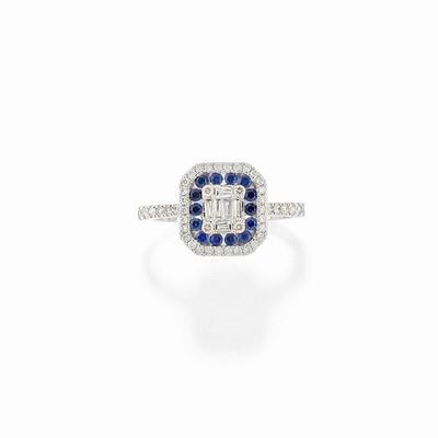 Anello in oro bianco 18K con zaffiri e diamanti, taglio brillante e baguette