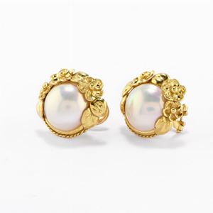 18K yellow gold and cultured pearls earrings