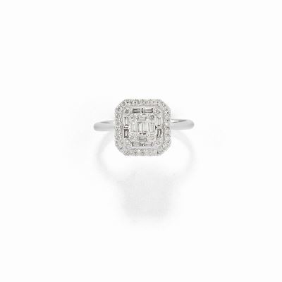 Anello in oro bianco 18K con diamanti taglio brillante e baguette