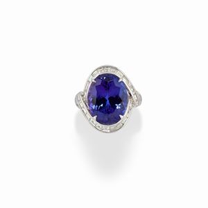  - Anello in oro bianco 18K con tanzanite e diamanti