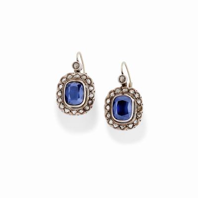 Orecchini, argento e oro giallo 18K con zaffiri sintetici e diamanti, inizi XX secolo