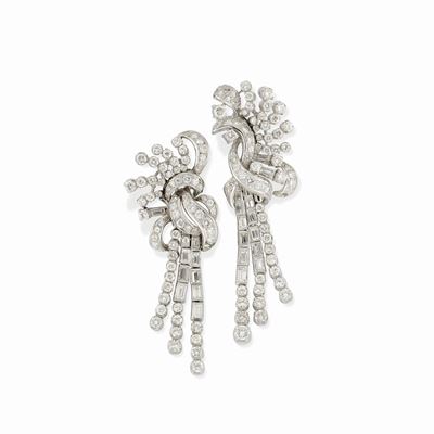 Orecchini in platino con diamanti taglio brillante, huit-huit e baguette