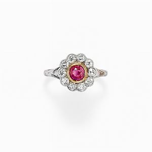 - Anello in oro bianco 18k, diamanti e rubino