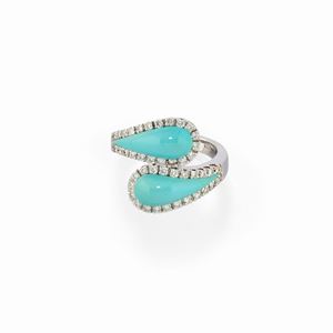 Anello in oro bianco 18K, pasta di turchese e diamanti