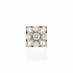  - Anello in platino e diamanti