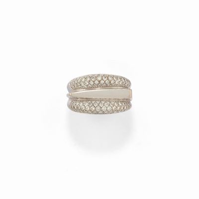 Anello in oro bianco 18K con diamanti taglio brillante