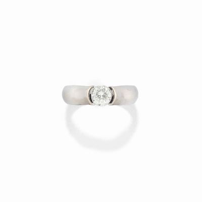 Anello in oro bianco 18K con diamante taglio brillante di circa 0,60 ct
