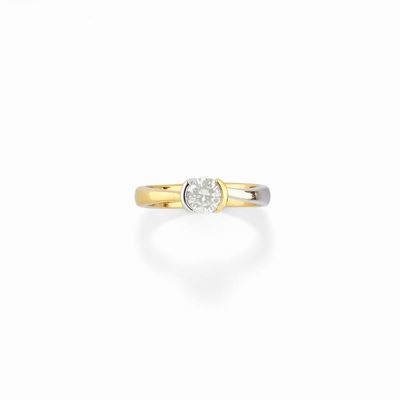 Anello solitario in oro bicolore 18K con diamante di ct 0,51