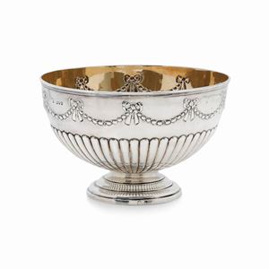  - A sterling centerpiece, London end of 19th Century