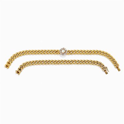 Due Bracciali in Oro 22k, Diamanti e Perla