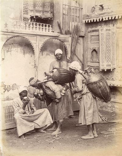 Vendeurs D'eau Fraiche Dans Les Rues Du Caire