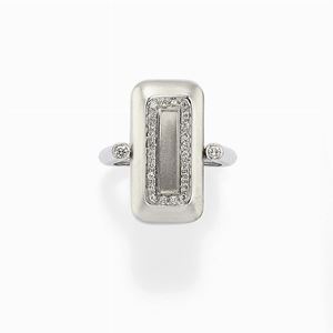 Anello in oro bianco 18k e diamanti