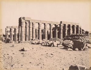 Louqsor Colonnade du temple d'Amenhaut