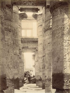 Karnak, interieur de la salle