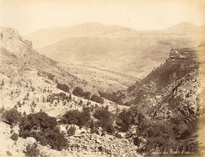 Anti-liban vue générale de Zebdani ; Vallée du Nahr-ibrahim