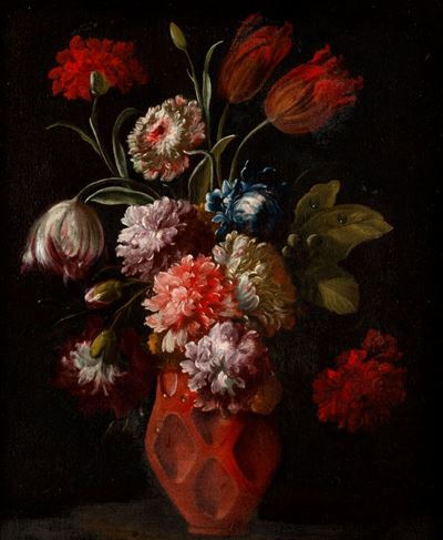Fiori in un Vaso Alveolato di Terracotta Invetriata