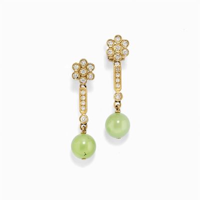 Orecchini Pendenti in Oro 18k, Diamanti e Giadeite