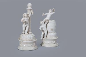Due sculture in maiolica bianca di Nove di Bassano raffiguranti bacchini, secolo XVIII