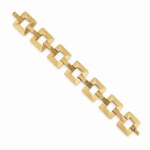A 18k yellow gold bracelet