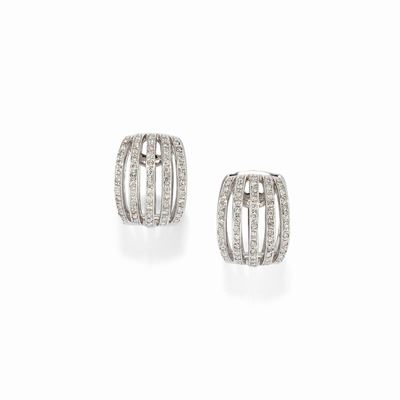 Orecchini in oro bianco 18K con diamanti a taglio brillante