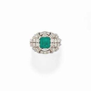  - Anello in platino, diamanti e smeraldo, 1960 circa