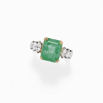 Anello in Oro Bicolore 18k, Diamanti e Smeraldo