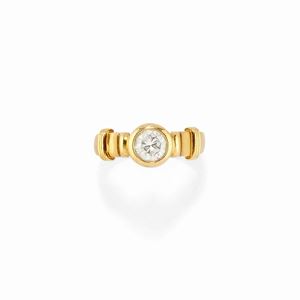  - Anello in oro giallo 18K e diamante
