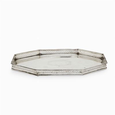Vassoio ottagonale in silverplated con bordo traforato