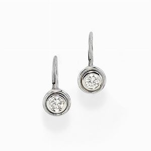 Orecchini in oro bianco 18k e diamanti