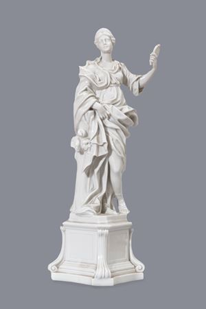 Scultura in porcellana bianca raffigurante figura allegorica, fine secolo XIX