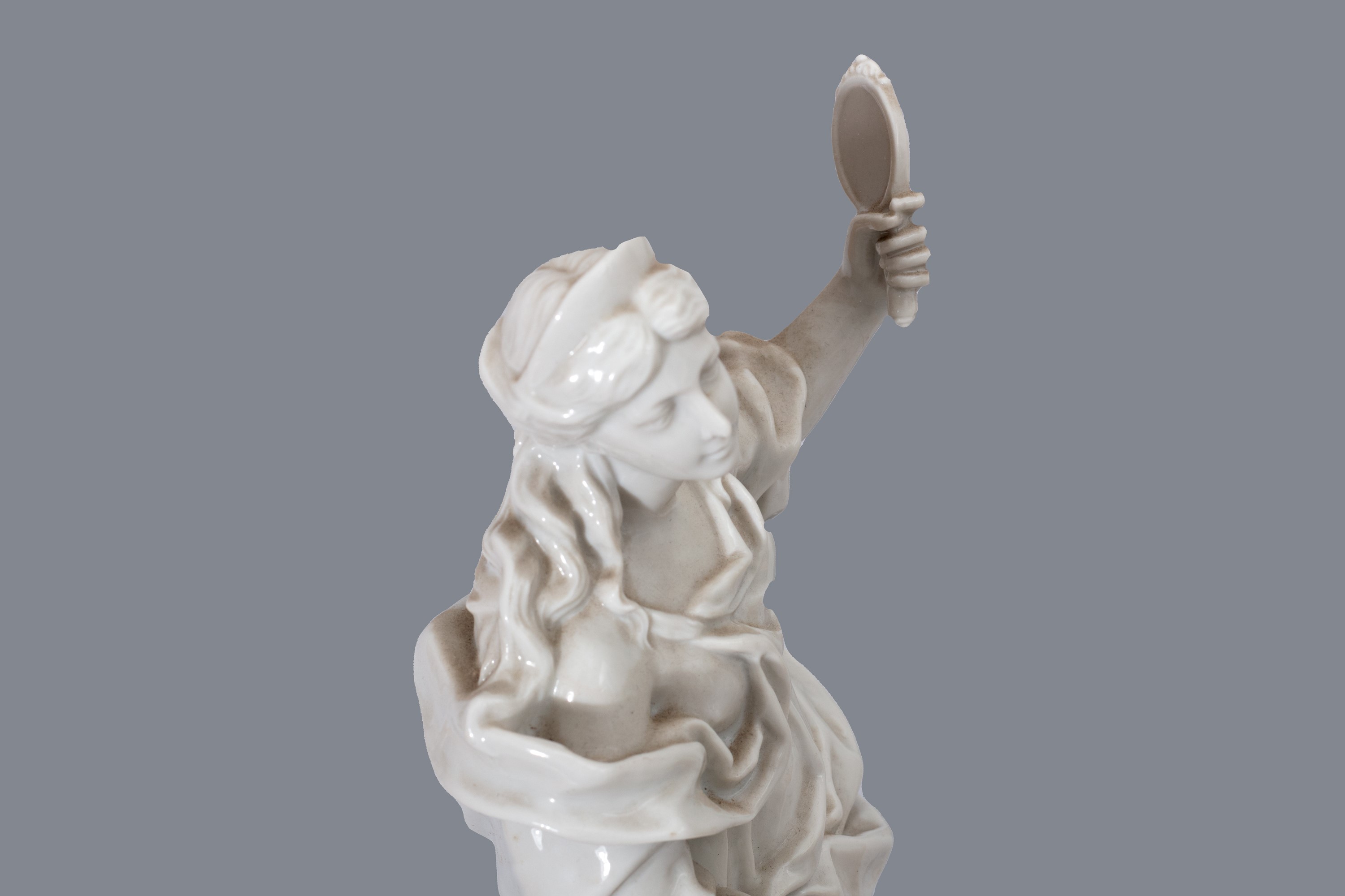 Scultura in Porcellana Bianca Raffigurante Figura Allegorica, Fine Secolo XIX