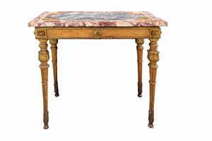 Console laccata e dorata Luigi XVI, con piano in marmo, fine del secolo XVIII