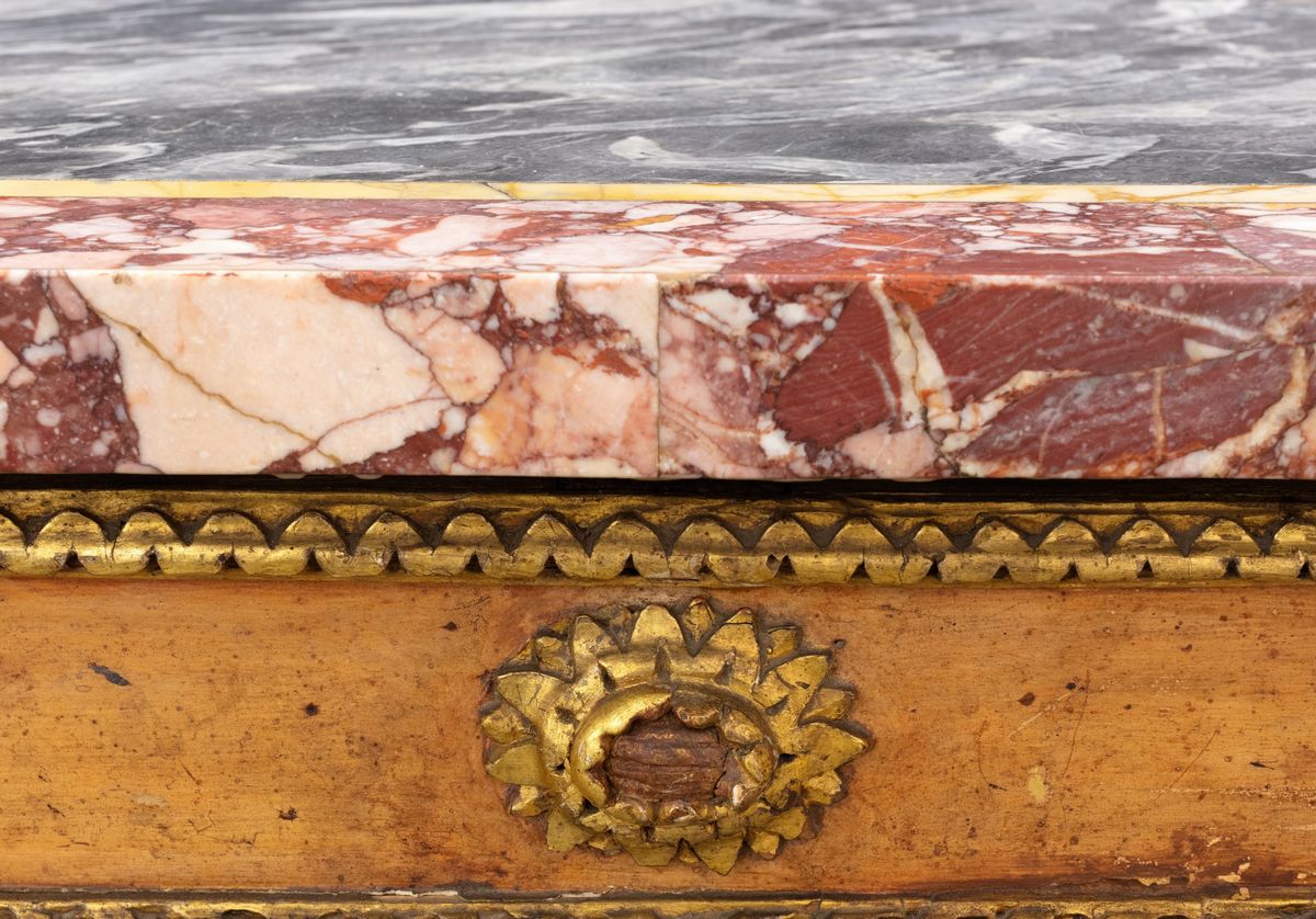 Console Laccata e Dorata Luigi XVI, con Piano in Marmo, Fine del Secolo XVIII