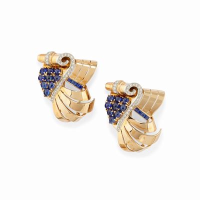 Coppia di spille in oro rosso 18K, platino, con zaffiri e diamanti