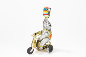 Elefante su triciclo