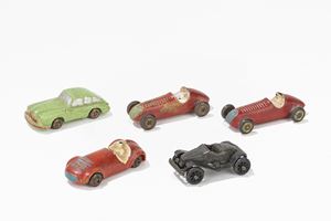 5 auto di modelli diversi