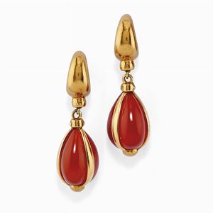 Orecchini in oro 18k e corniola, pomellato