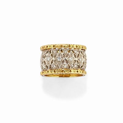Anello in oro bicolore 18K con diamanti a taglio brillante