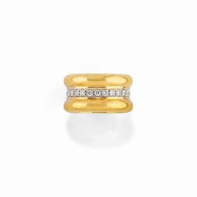 Anello in oro giallo 18K con diamanti taglio brillante, circa 0,80 ct