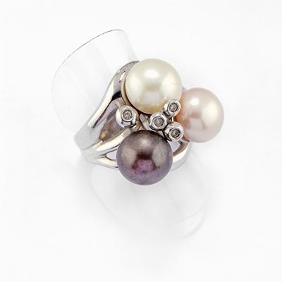 Anello in Oro Bianco 18k, Perle Coltivate e Diamanti