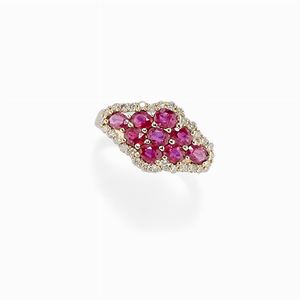Anello in oro bicolore 14k, rubini e diamanti