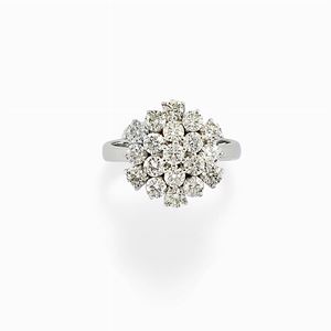 A 18K white gold and diamond ring