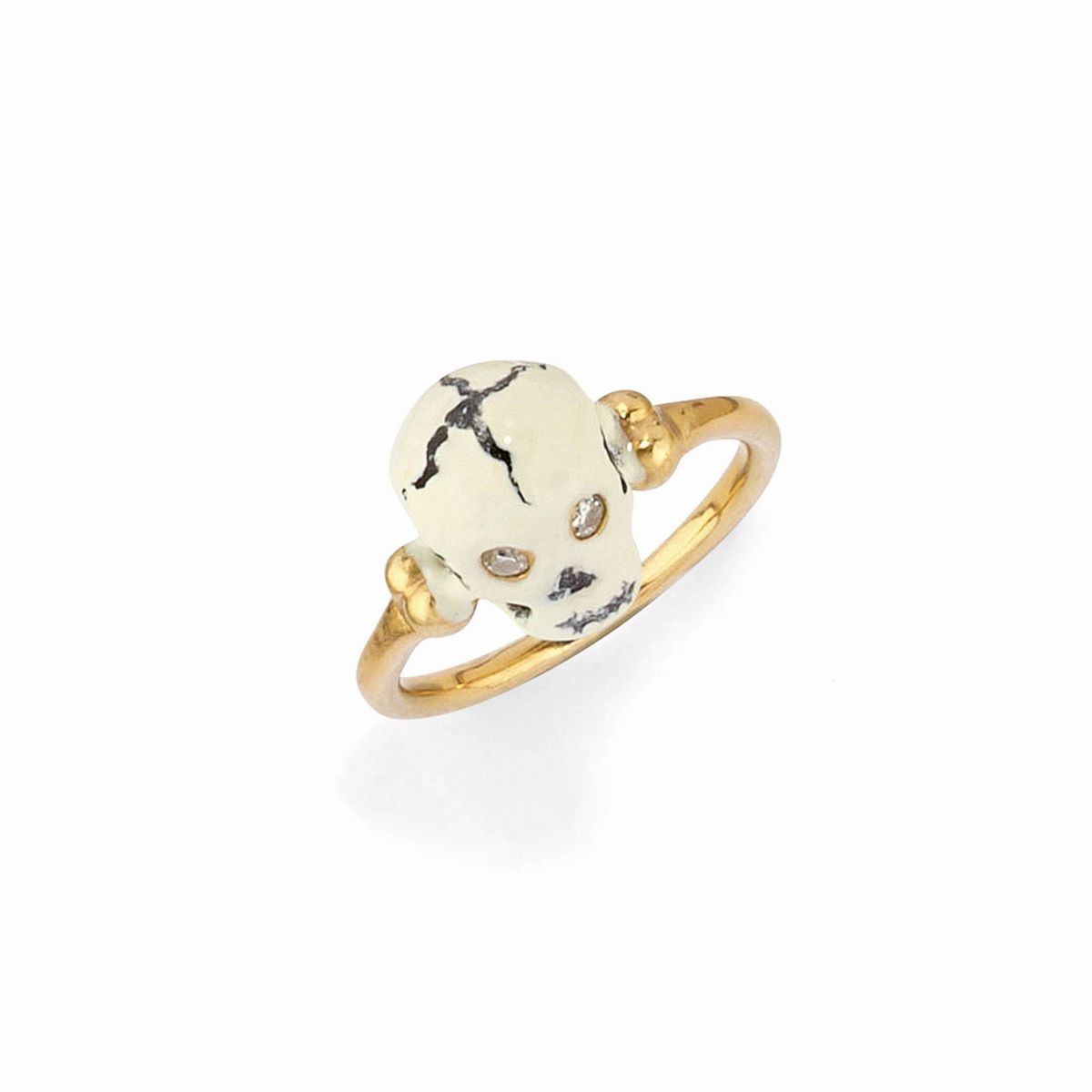 Tre anelli in oro giallo 18K con diamanti e smalti decorativi