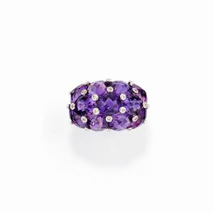 A 18K white gold, amethyst and diamond ring 