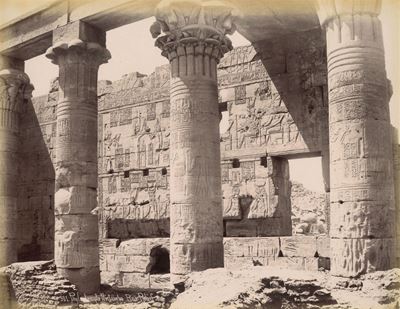 Phylae Temple Nectanebo, Bas-reliefs