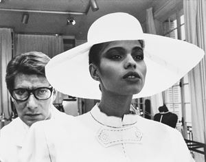 Yves Saint Laurent, préparation de sa collection