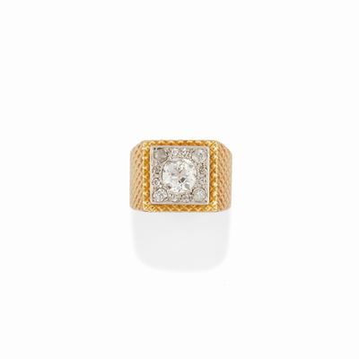 Anello in oro bicolore 18K con diamanti, ct 1,40 circa