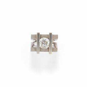  - Anello in oro bianco 18K e diamante