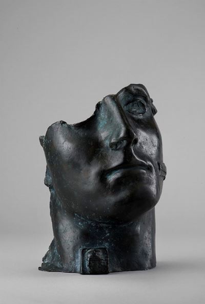 Mitoraj, Testa in bronzo